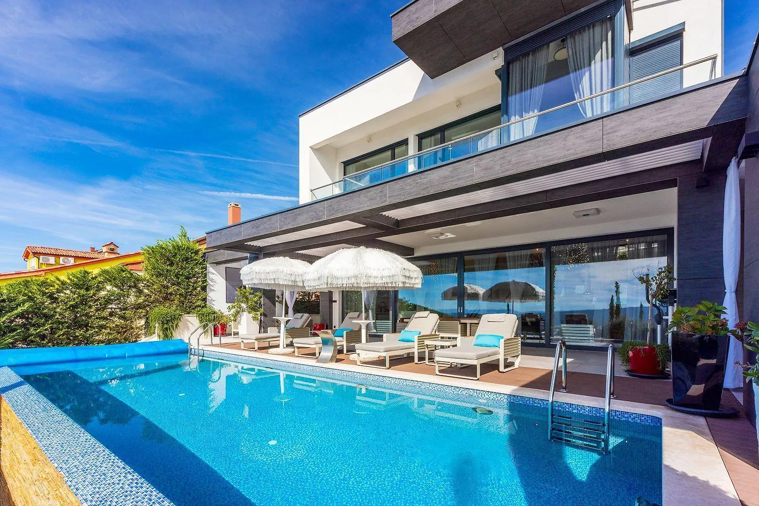 Luxusvilla Mit Infinity-Pool, Wellnessbereich, 1 Km Zum Strand Crikvenica